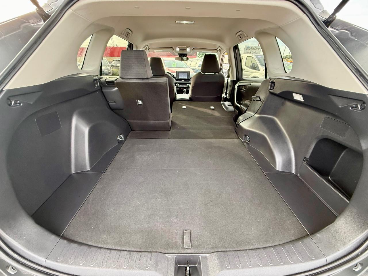 Toyota RAV4 LE 2021
