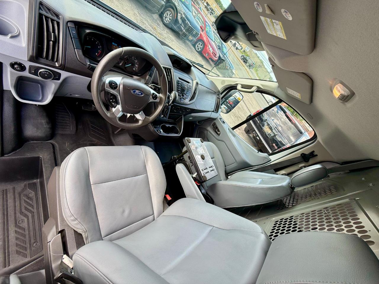 Ford Transit 150 Van Low Roof 60/40 Pass. 130-in. WB 2019