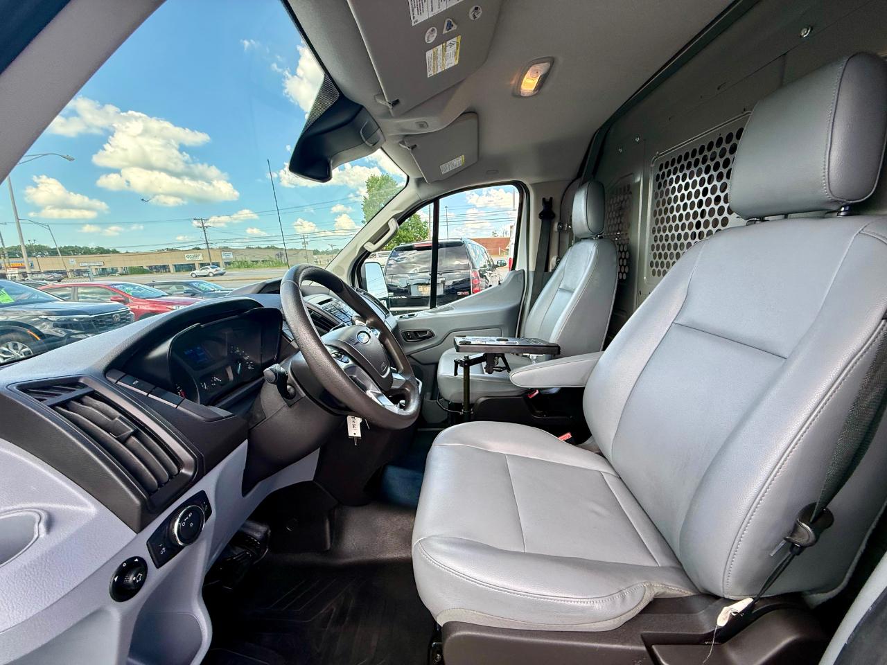 Ford Transit 150 Van Low Roof 60/40 Pass. 130-in. WB 2019