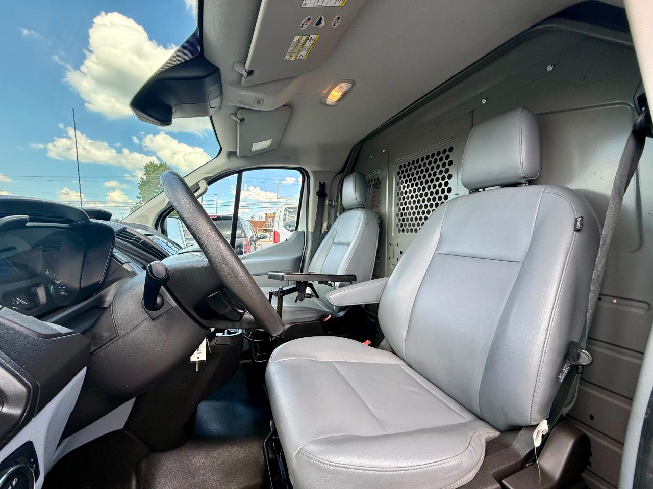 Ford Transit 150 Van Low Roof 60/40 Pass. 130-in. WB 2019