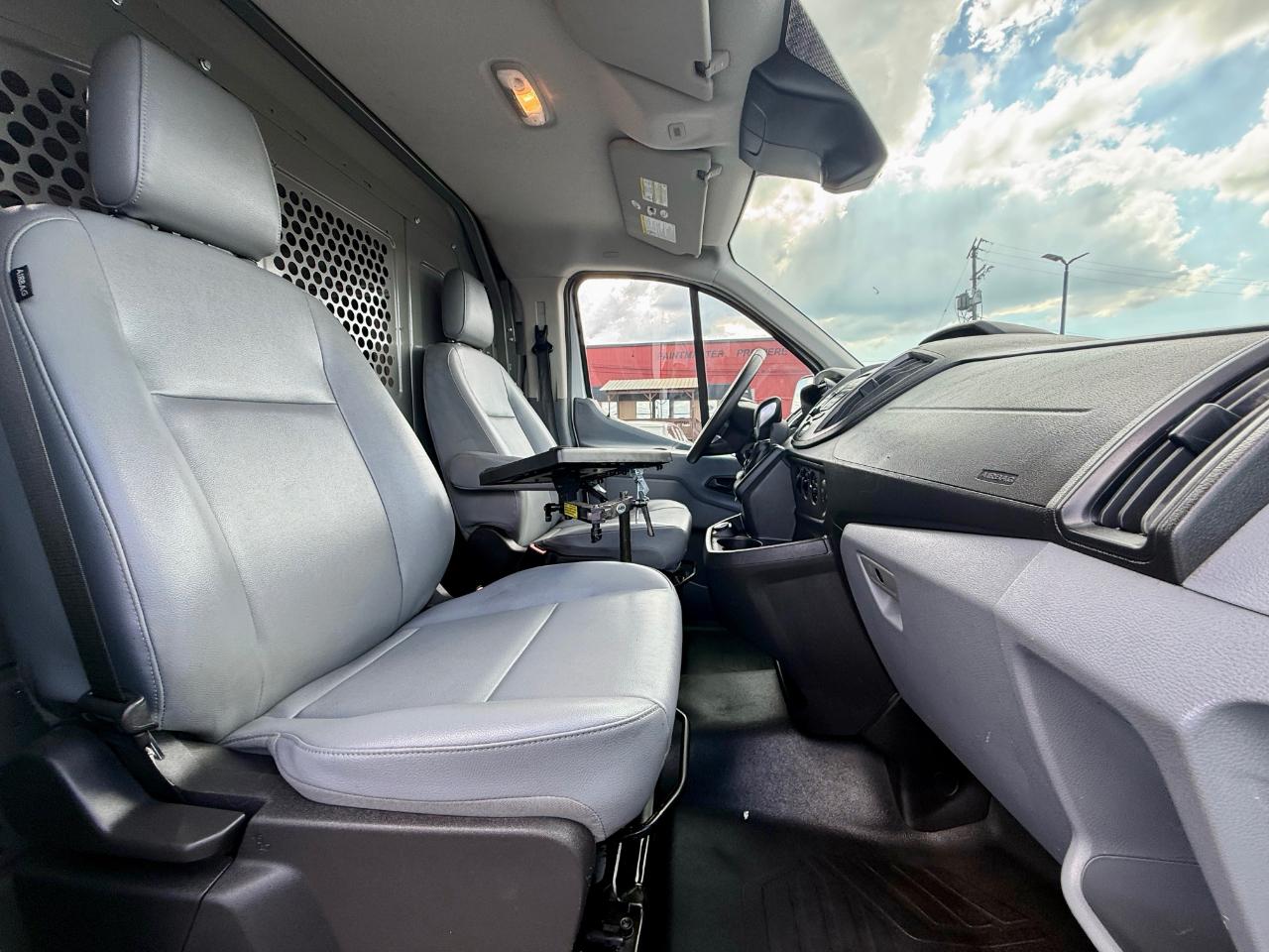 Ford Transit 150 Van Low Roof 60/40 Pass. 130-in. WB 2019