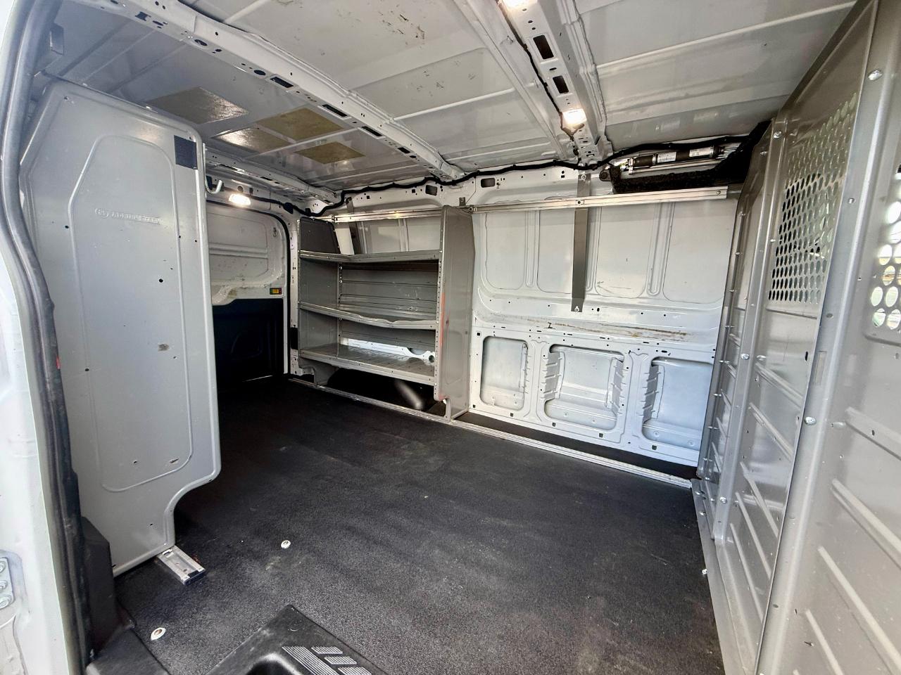 Ford Transit 150 Van Low Roof 60/40 Pass. 130-in. WB 2019