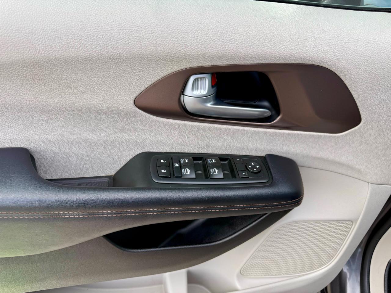 Chrysler Pacifica Touring-L Plus 2017