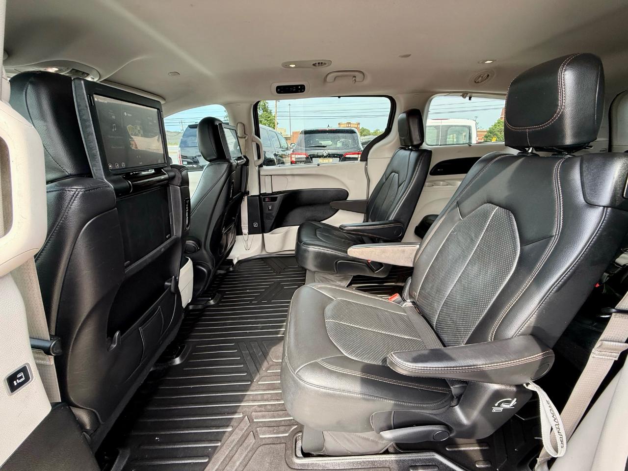 Chrysler Pacifica Touring-L Plus 2017