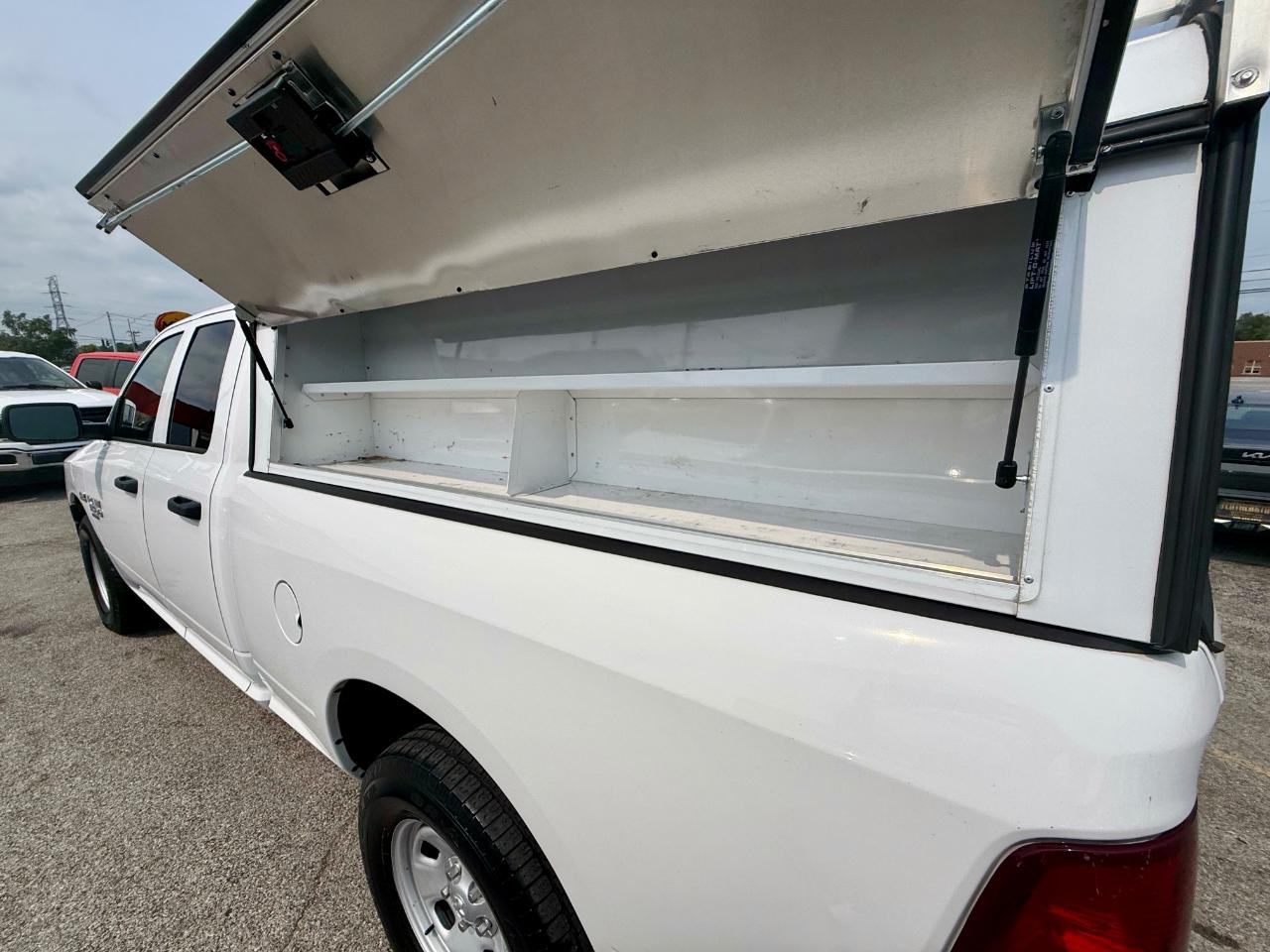 RAM 1500 Classic Tradesman Quad Cab 4WD 2022