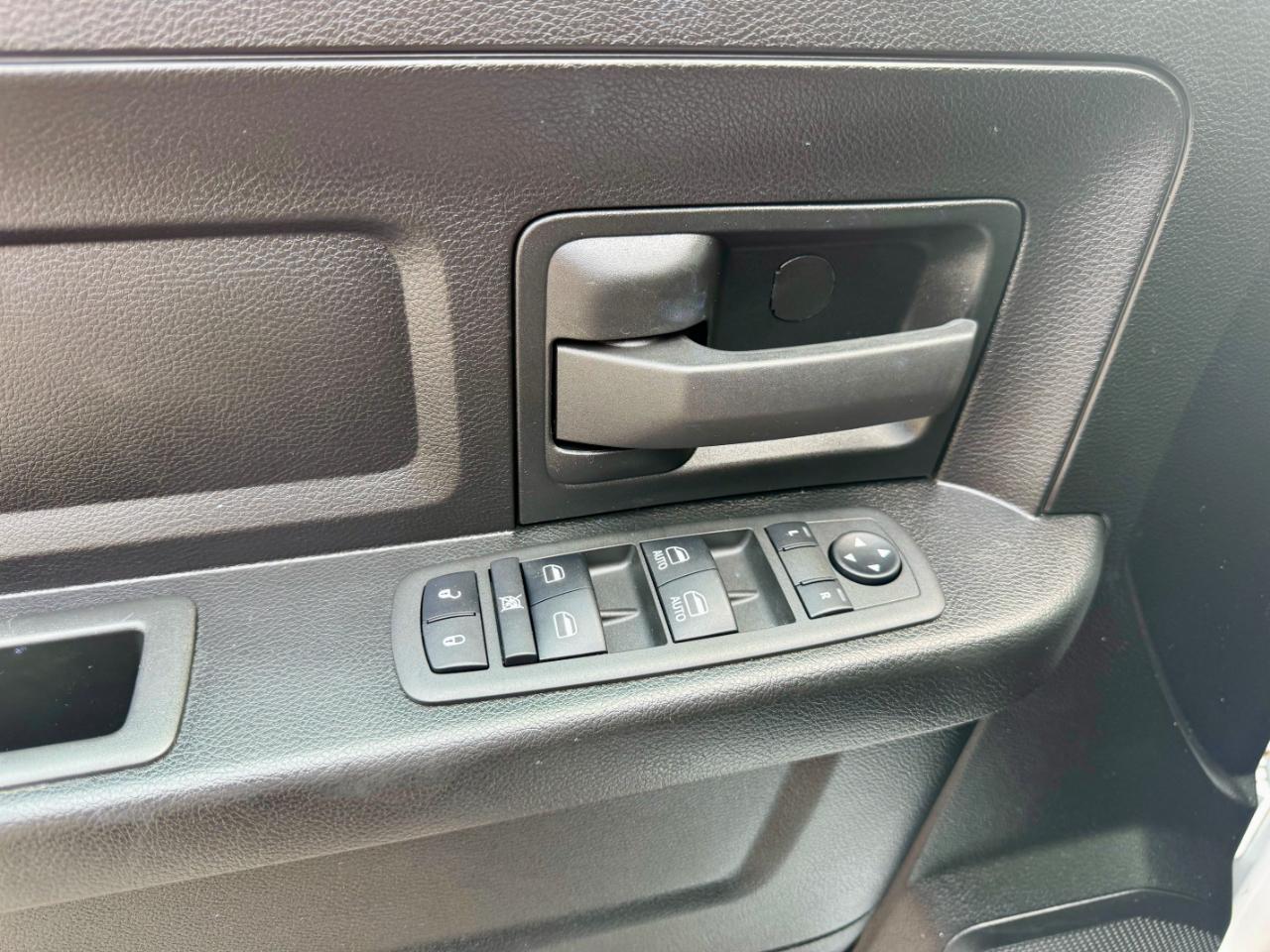 RAM 1500 Classic Tradesman Quad Cab 4WD 2022