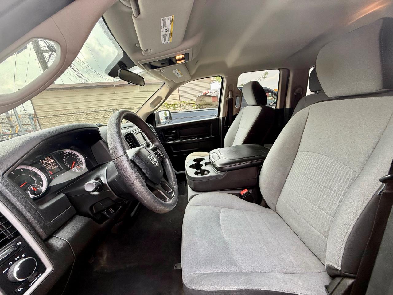RAM 1500 Classic Tradesman Quad Cab 4WD 2022