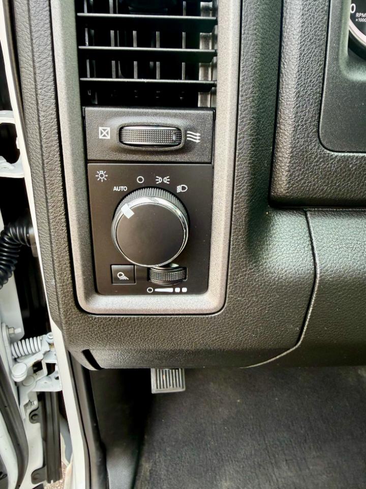 RAM 1500 Classic Tradesman Quad Cab 4WD 2022