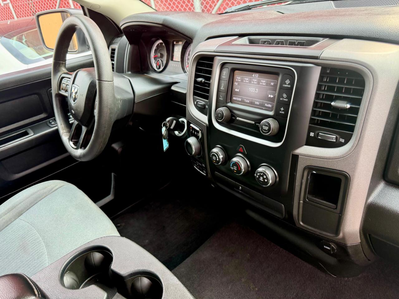RAM 1500 Classic Tradesman Quad Cab 4WD 2022