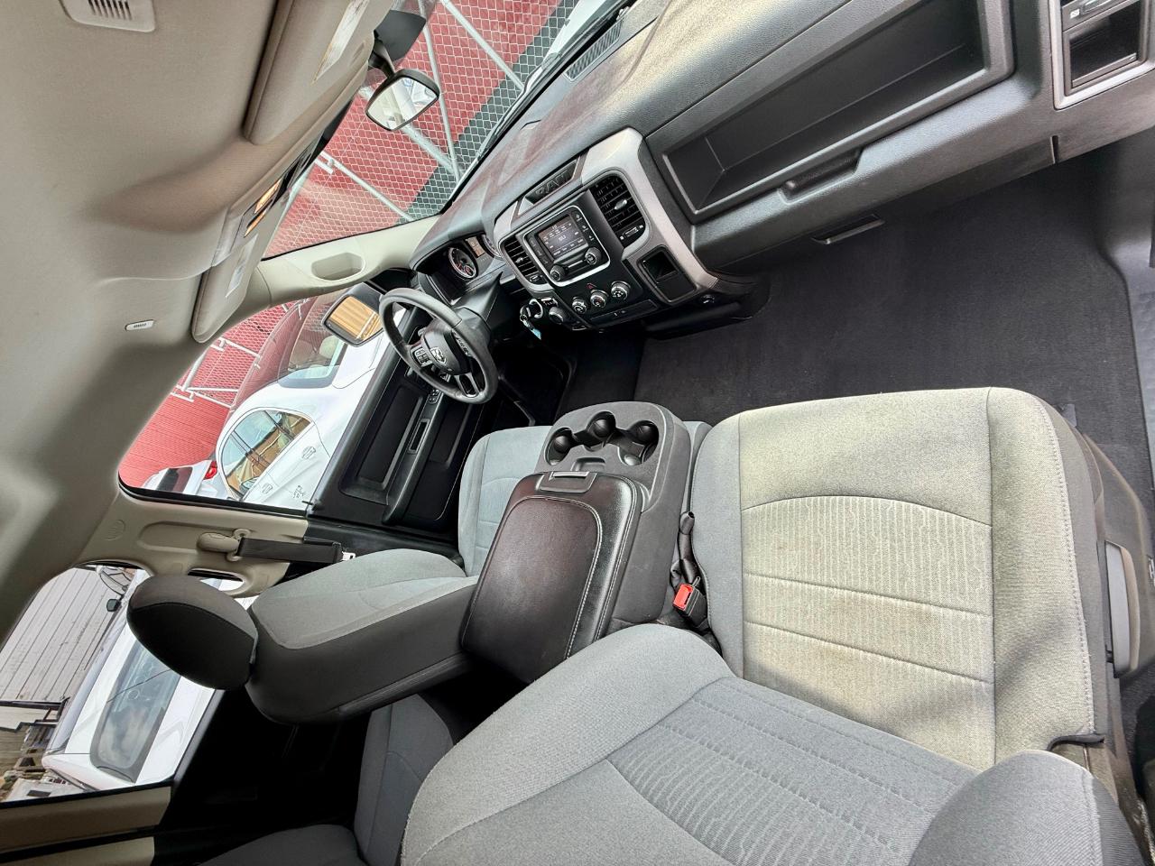 RAM 1500 Classic Tradesman Quad Cab 4WD 2022