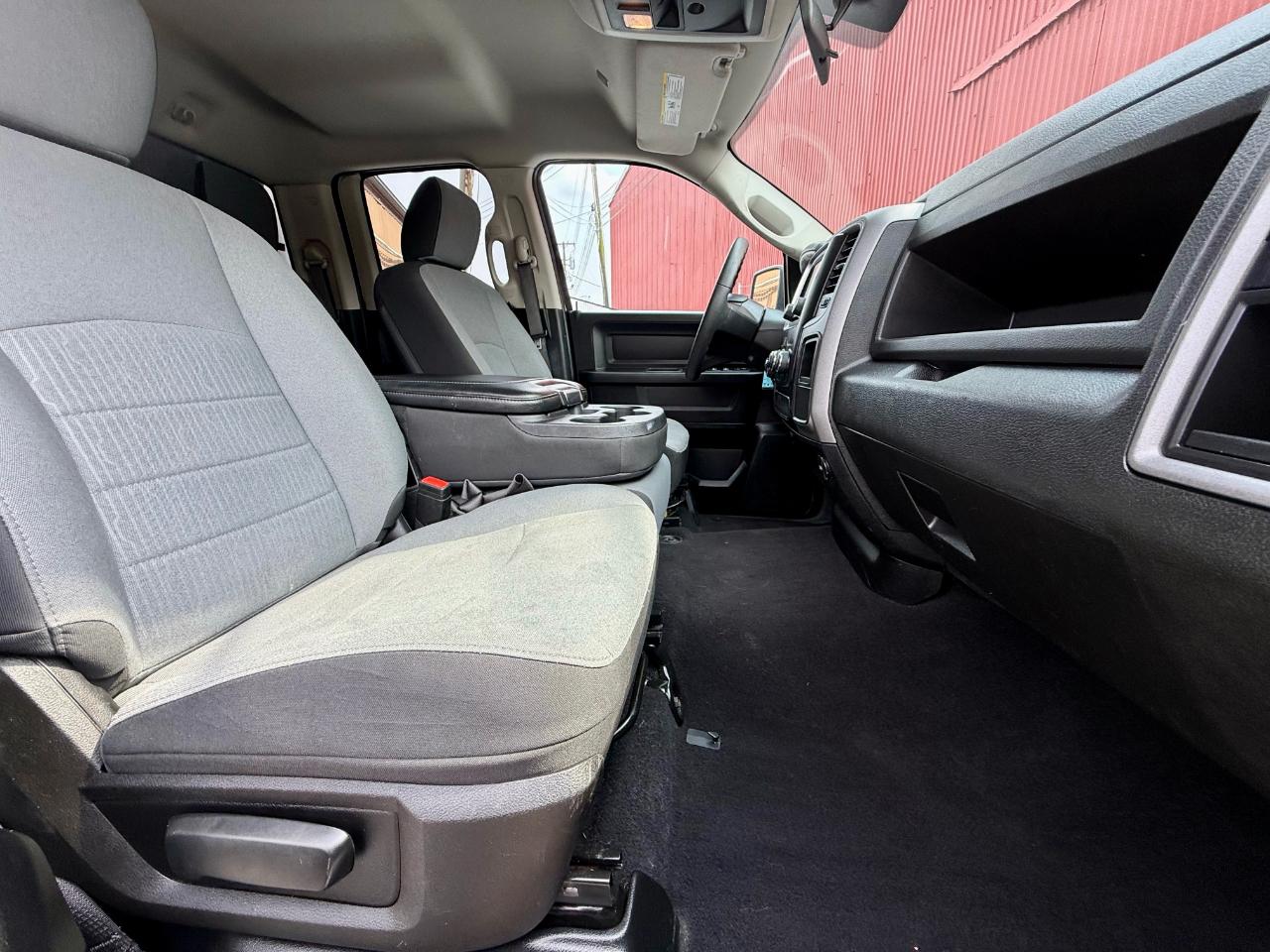 RAM 1500 Classic Tradesman Quad Cab 4WD 2022