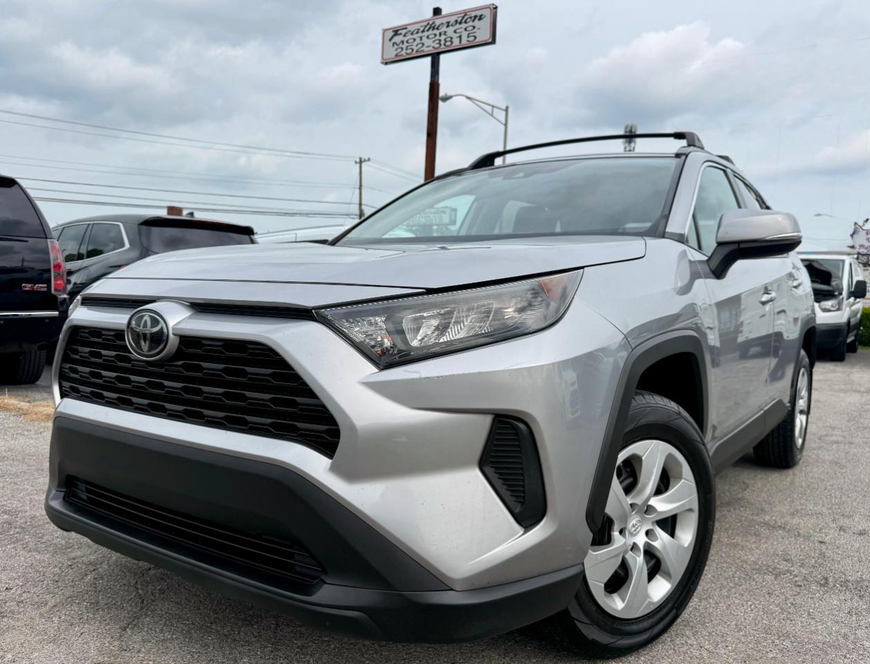 Toyota RAV4 LE AWD 2019