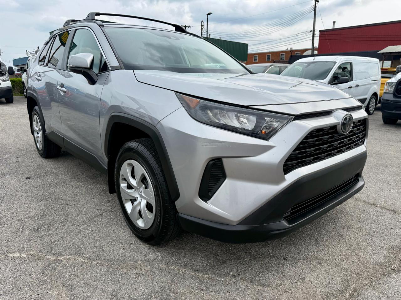 Toyota RAV4 LE AWD 2019