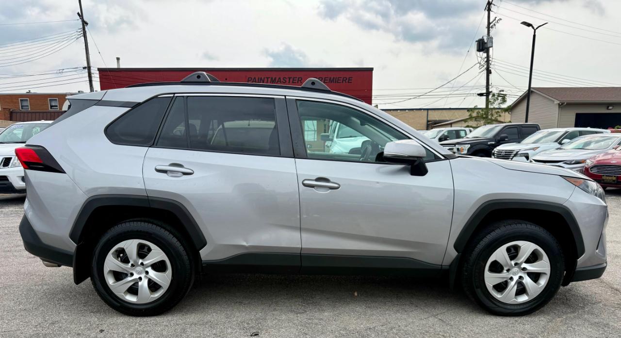 Toyota RAV4 LE AWD 2019