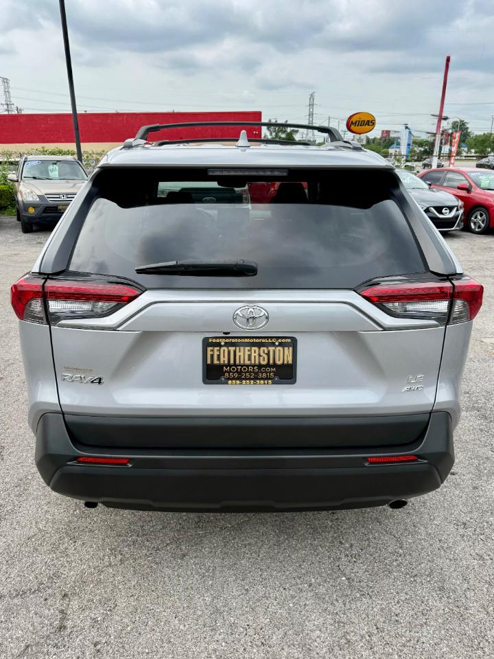 Toyota RAV4 LE AWD 2019