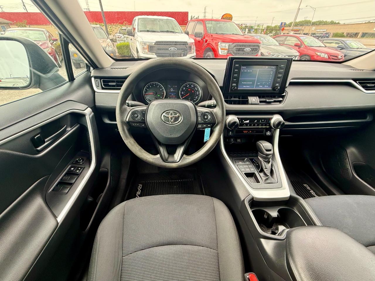 Toyota RAV4 LE AWD 2019