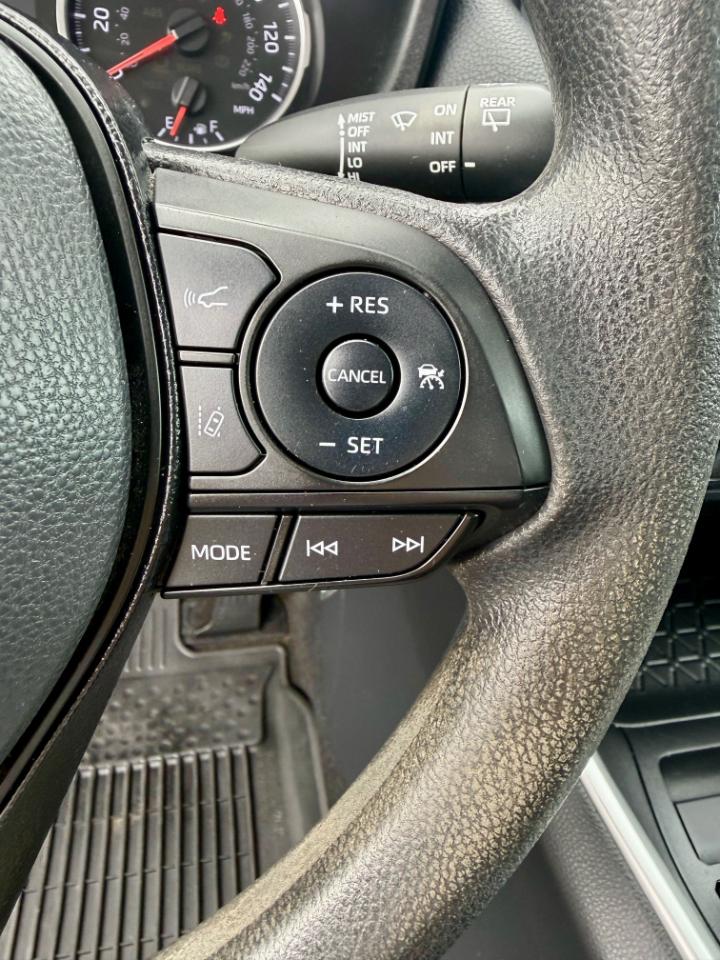 Toyota RAV4 LE AWD 2019