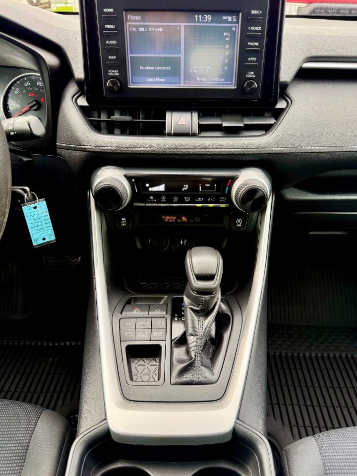Toyota RAV4 LE AWD 2019