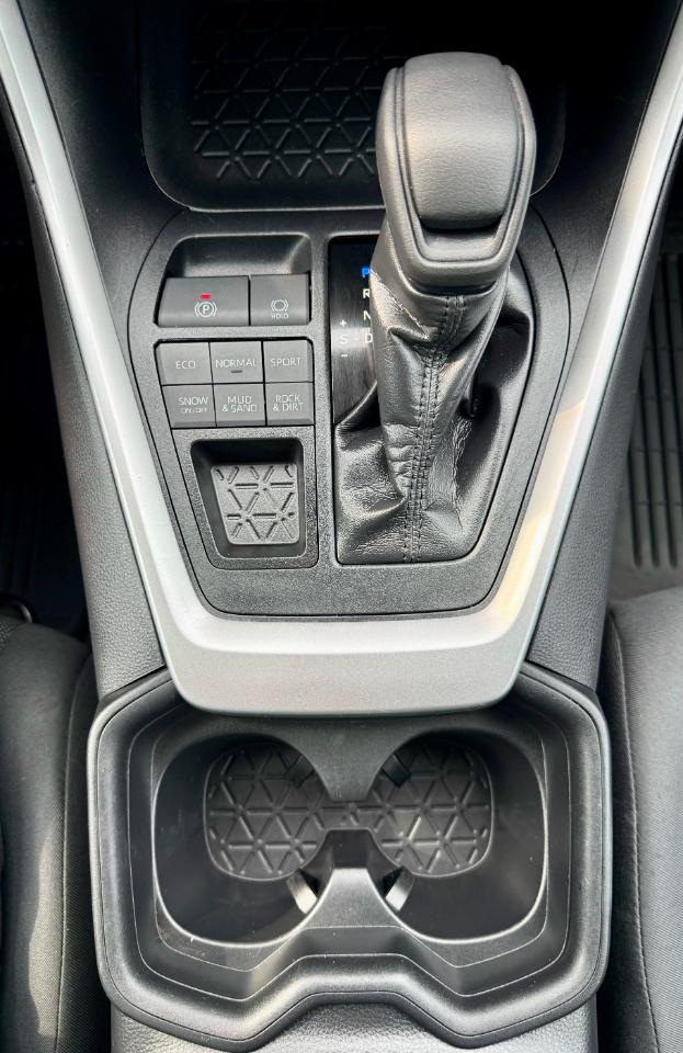 Toyota RAV4 LE AWD 2019
