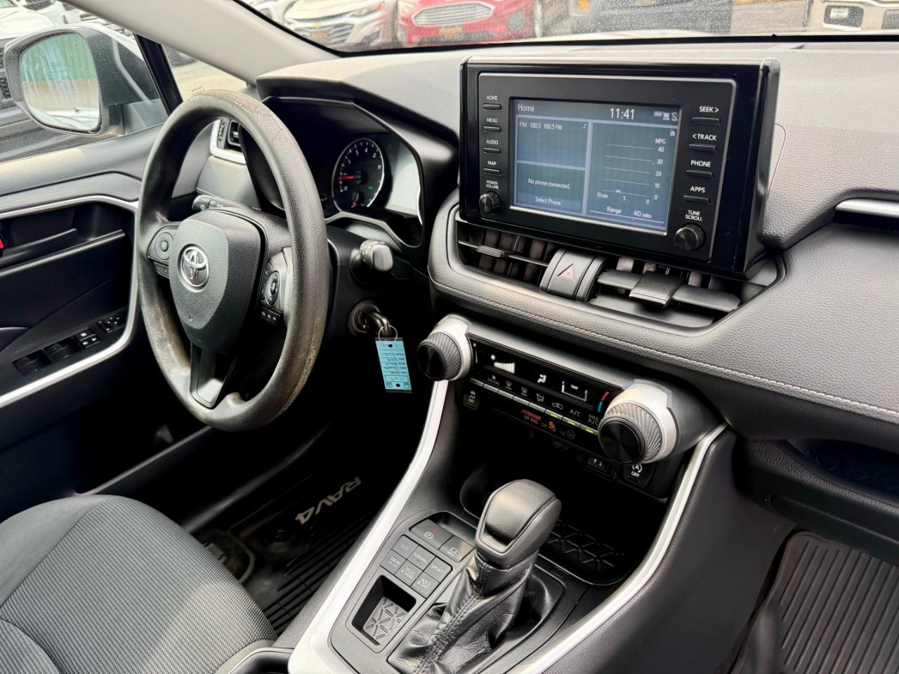 Toyota RAV4 LE AWD 2019