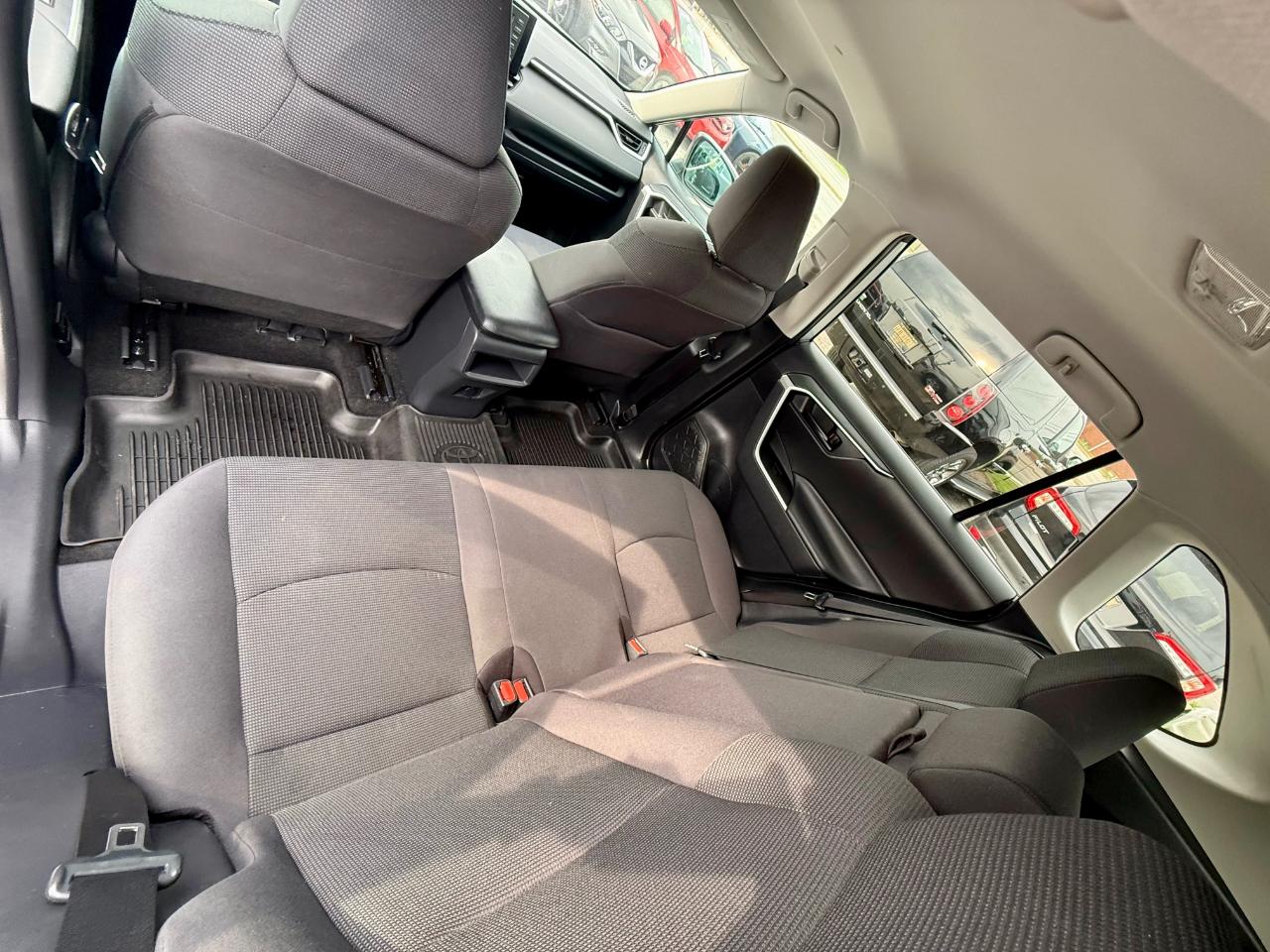 Toyota RAV4 LE AWD 2019
