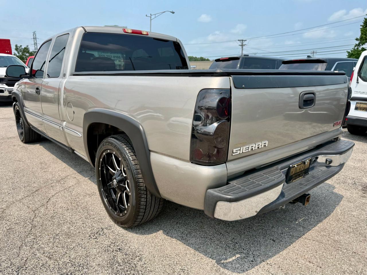 GMC Sierra 1500 SL Ext. Cab Short Bed 2WD 2002