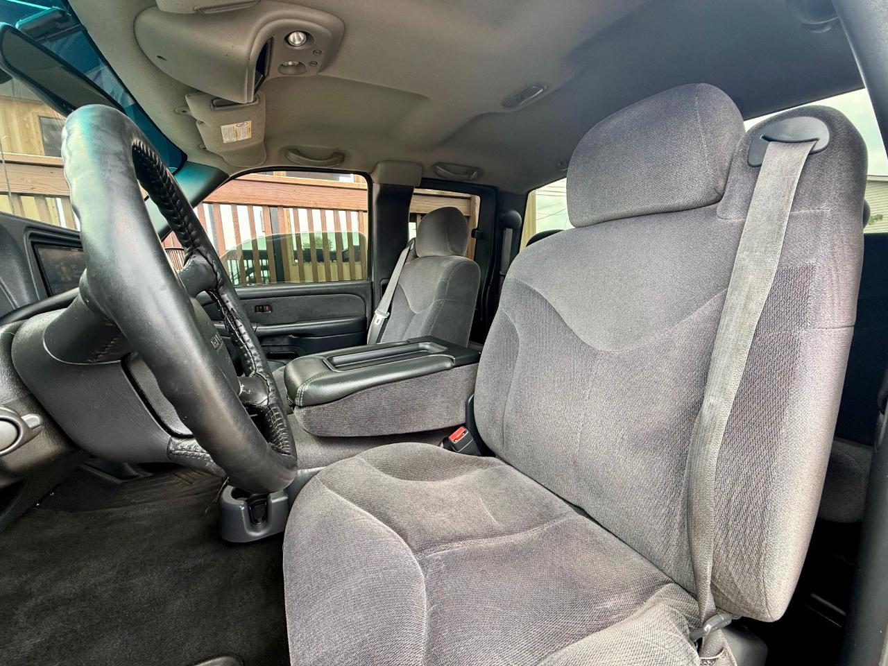 GMC Sierra 1500 SL Ext. Cab Short Bed 2WD 2002