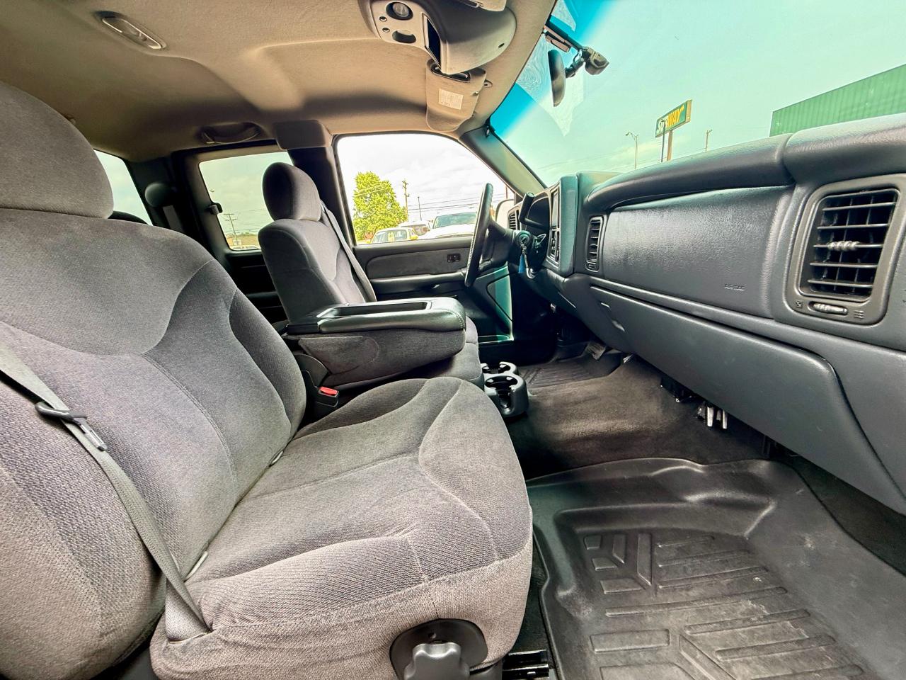 GMC Sierra 1500 SL Ext. Cab Short Bed 2WD 2002