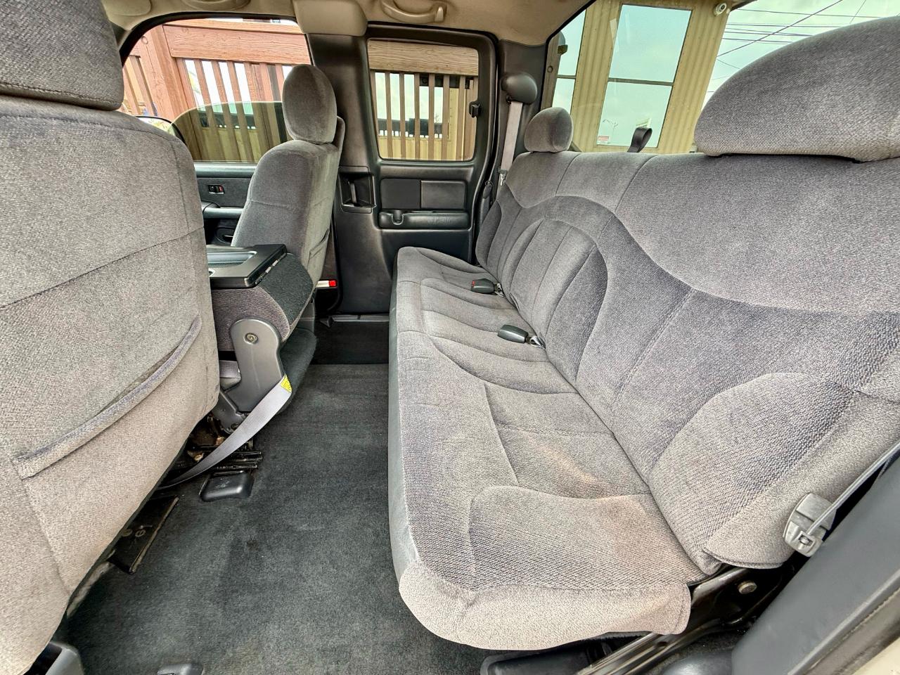 GMC Sierra 1500 SL Ext. Cab Short Bed 2WD 2002