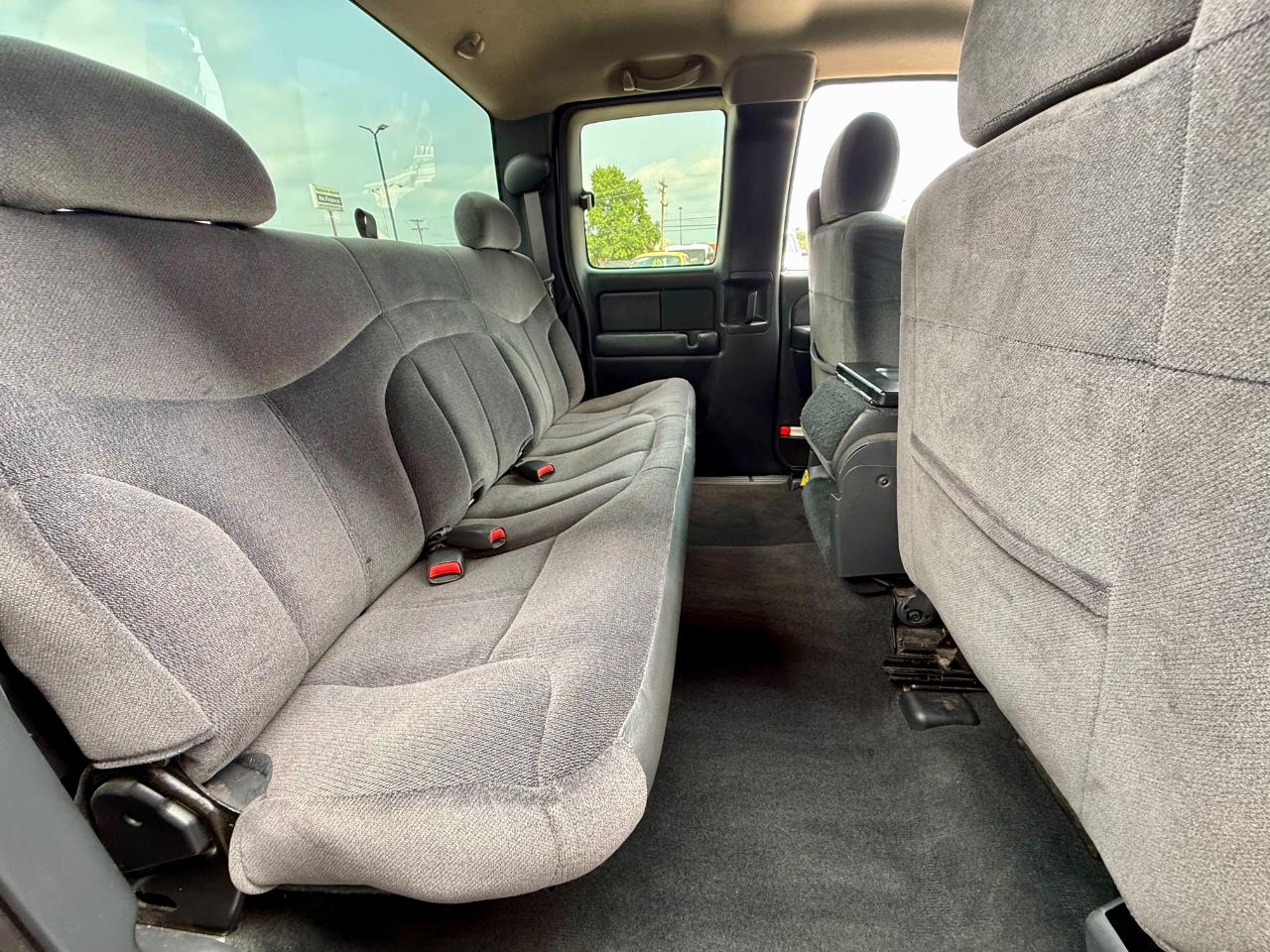 GMC Sierra 1500 SL Ext. Cab Short Bed 2WD 2002