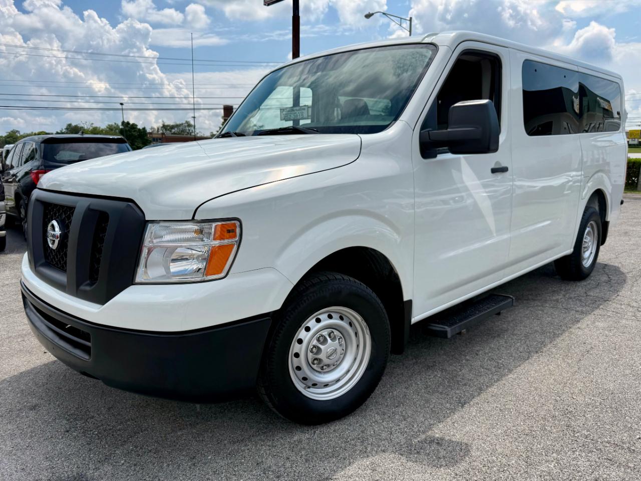 Nissan NV Passenger  2016