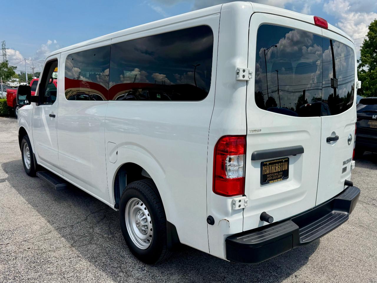Nissan NV Passenger  2016
