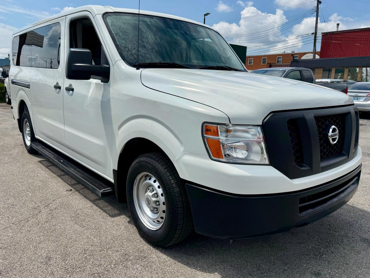 Nissan NV Passenger  2016