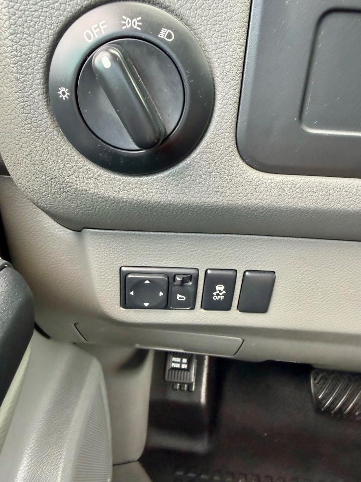 Nissan NV Passenger  2016
