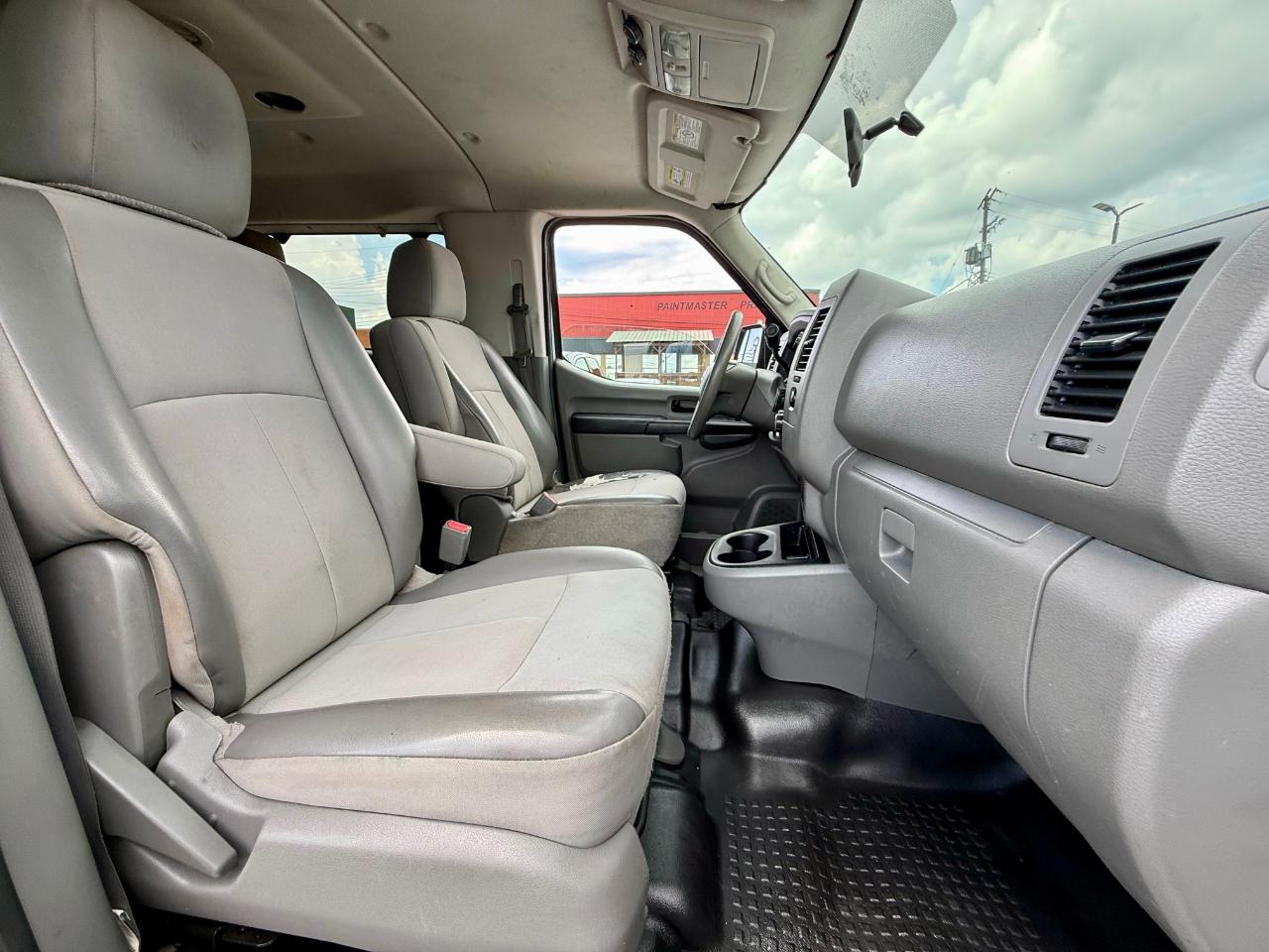 Nissan NV Passenger  2016