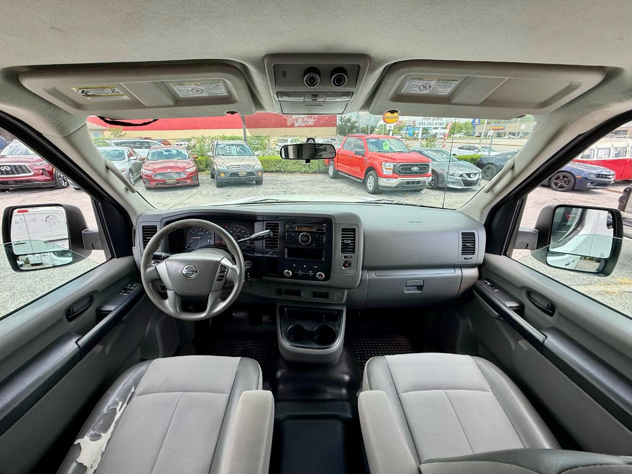 Nissan NV Passenger  2016