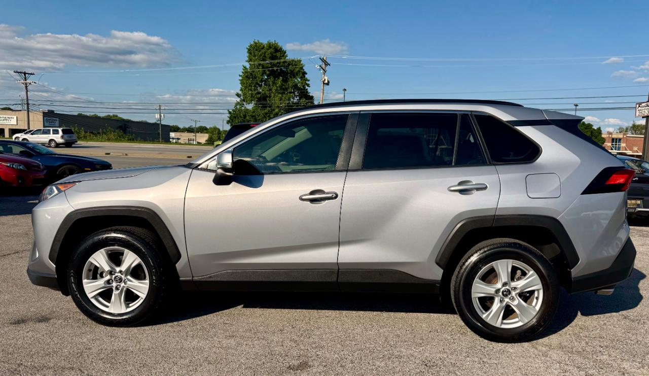 Toyota RAV4 XLE 2021