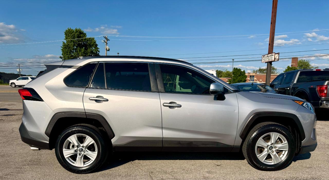 Toyota RAV4 XLE 2021