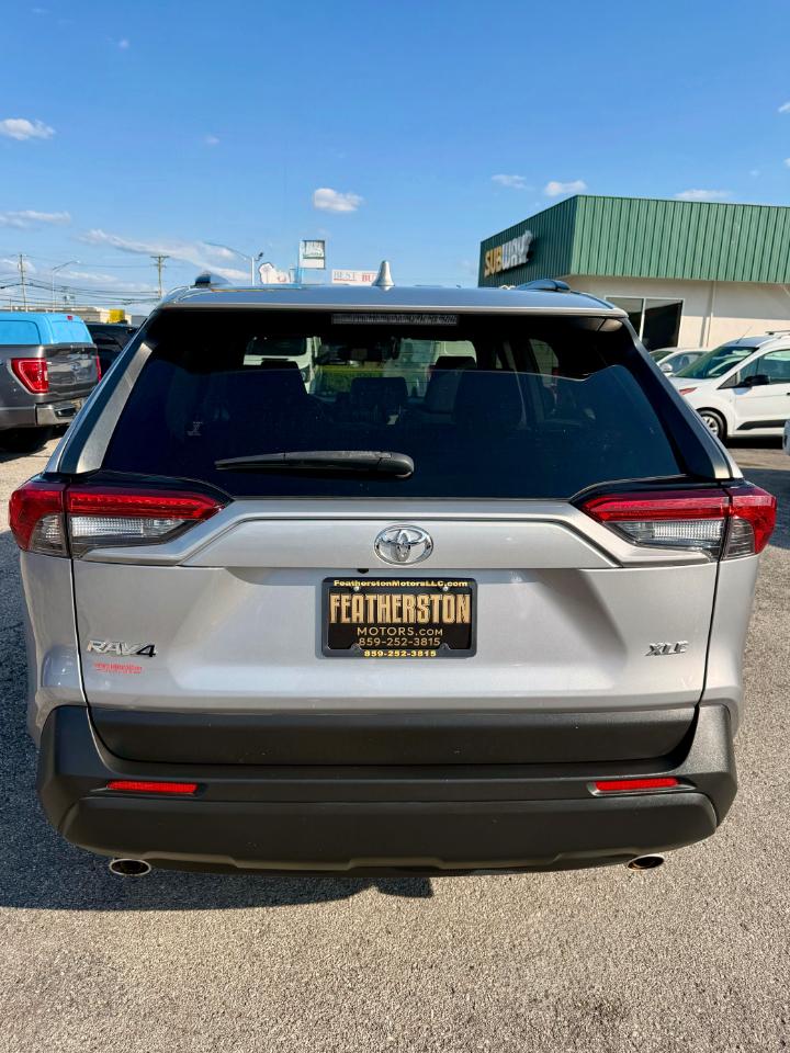 Toyota RAV4 XLE 2021