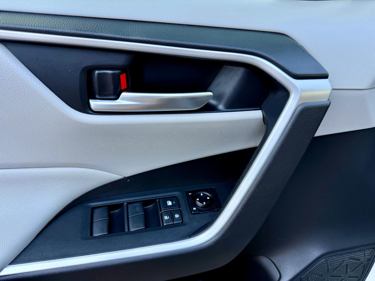 Toyota RAV4 XLE 2021
