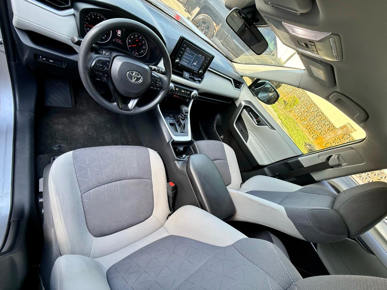 Toyota RAV4 XLE 2021