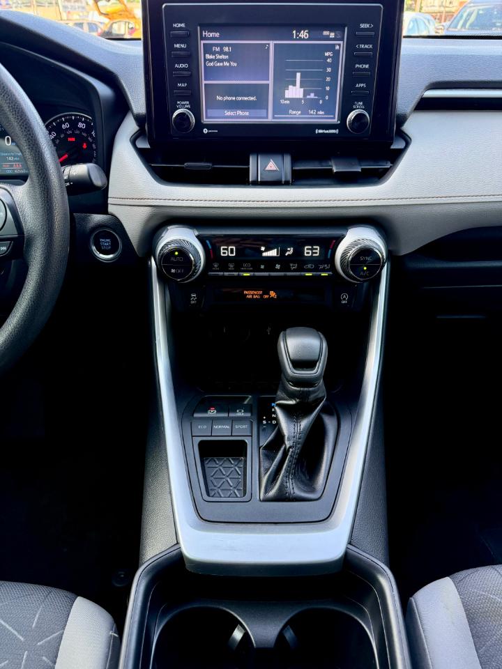 Toyota RAV4 XLE 2021