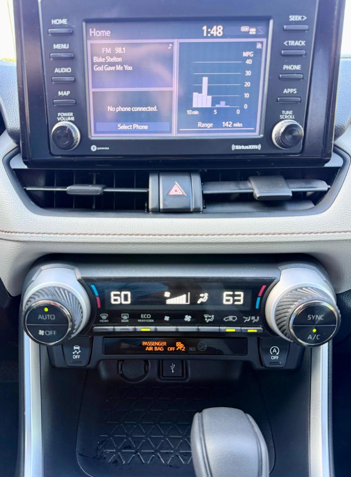 Toyota RAV4 XLE 2021