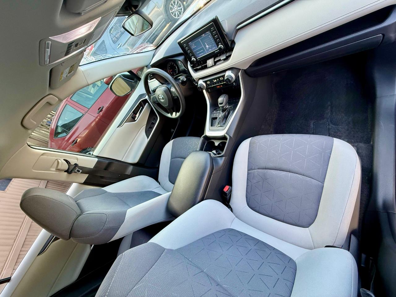 Toyota RAV4 XLE 2021