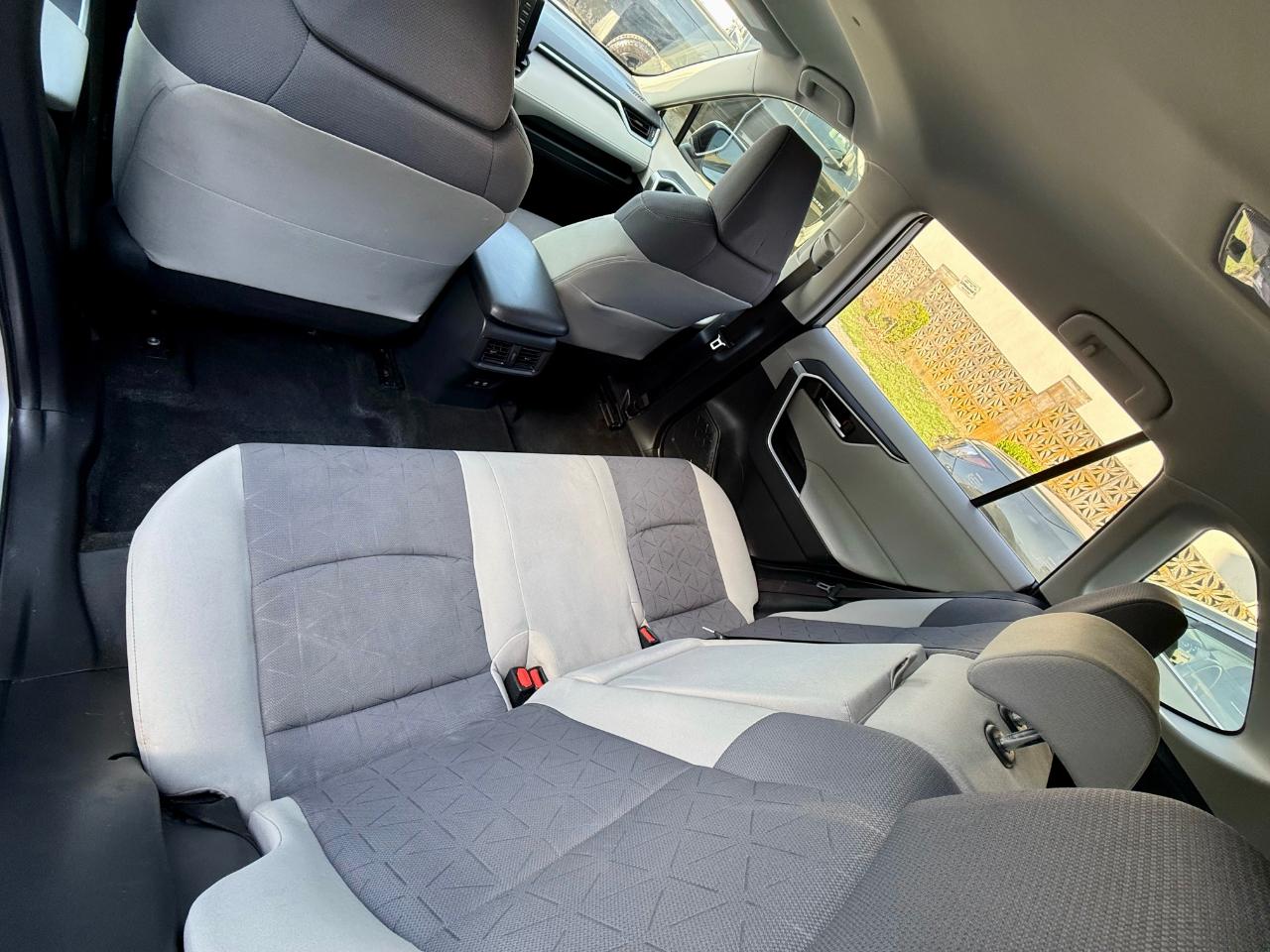 Toyota RAV4 XLE 2021
