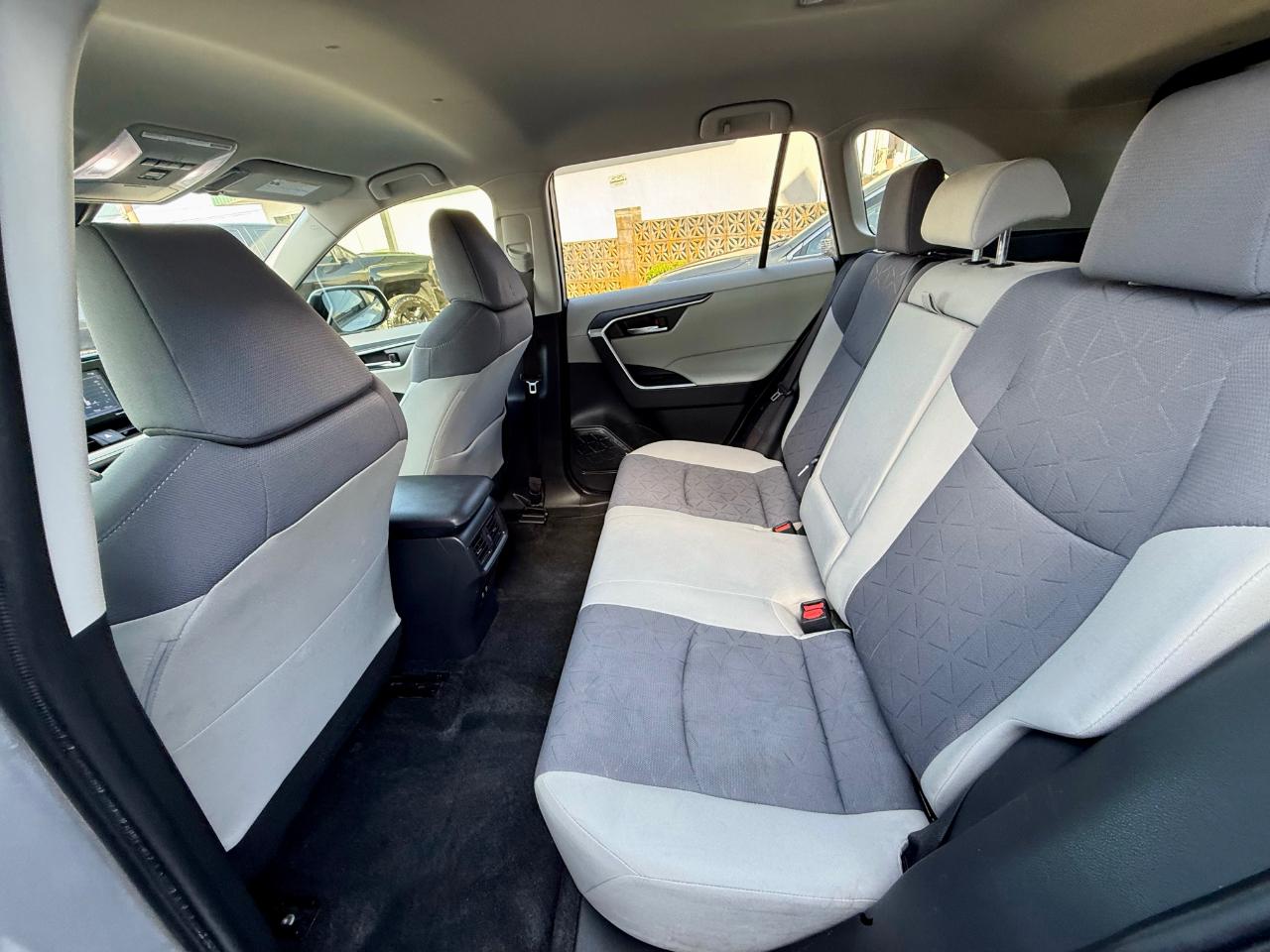 Toyota RAV4 XLE 2021