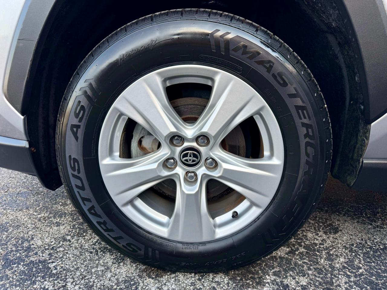 Toyota RAV4 XLE 2021