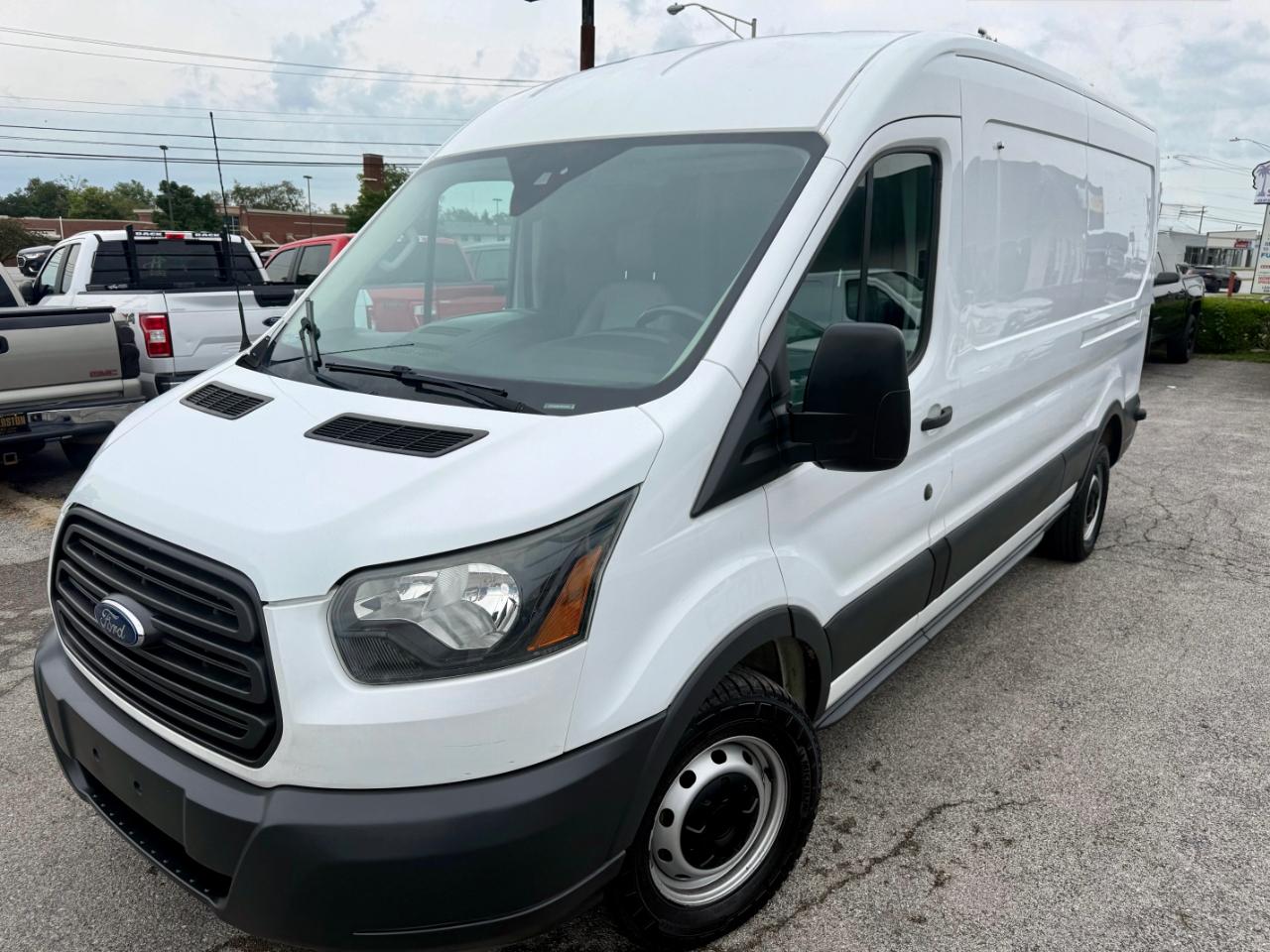 Ford Transit 250 Van Med. Roof w/Sliding Pass. 148-in. WB 2017