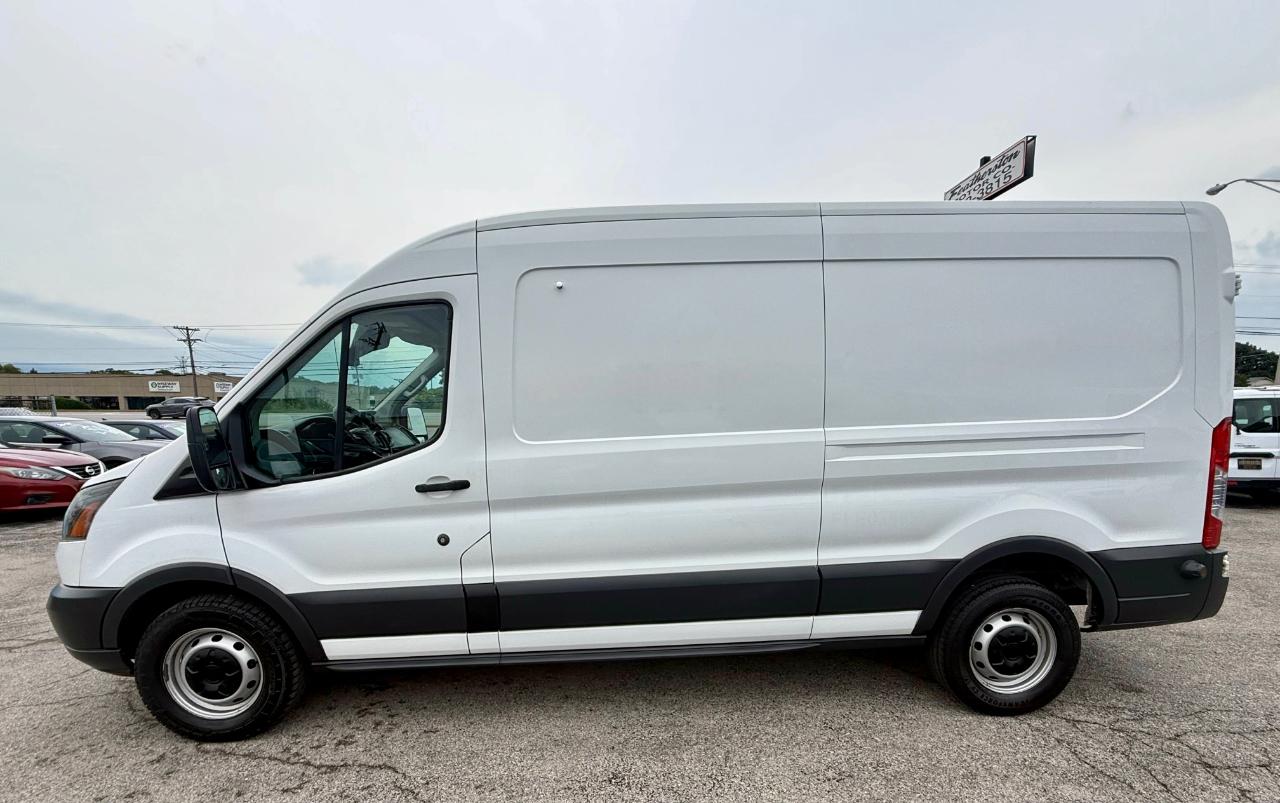 Ford Transit 250 Van Med. Roof w/Sliding Pass. 148-in. WB 2017