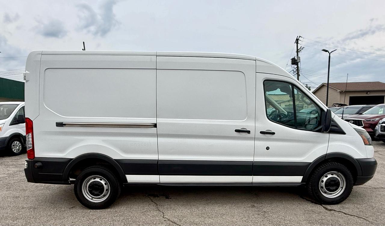 Ford Transit 250 Van Med. Roof w/Sliding Pass. 148-in. WB 2017